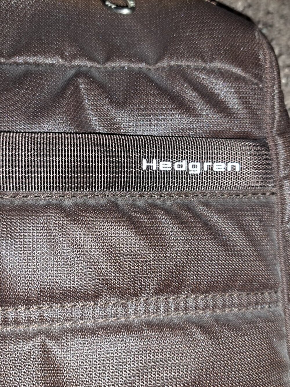 HEDGREN-UTOPIA 14L-Padded Laptop Messenger Travel Bag-Brown-Quilted-Near Mint - Picture 6 of 9